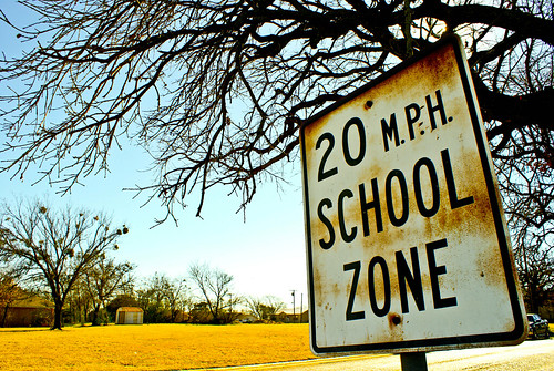 Padres: El Congreso estudia una ley de seguridad en las aceras de las zonas escolares 1