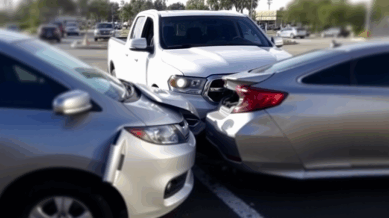 Samantha Parian Una camioneta Dodge Durango blanca colision&oacute; con un Honda Civic 5ba2dce5 3cdd 4069 aa3f 46f1a98532a2