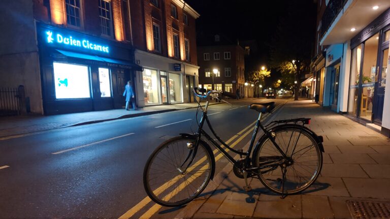 Juris digital a bicycle on the boulevard at night 72e3bdcf ee80 49c5 928b 7335ef82a13e 1