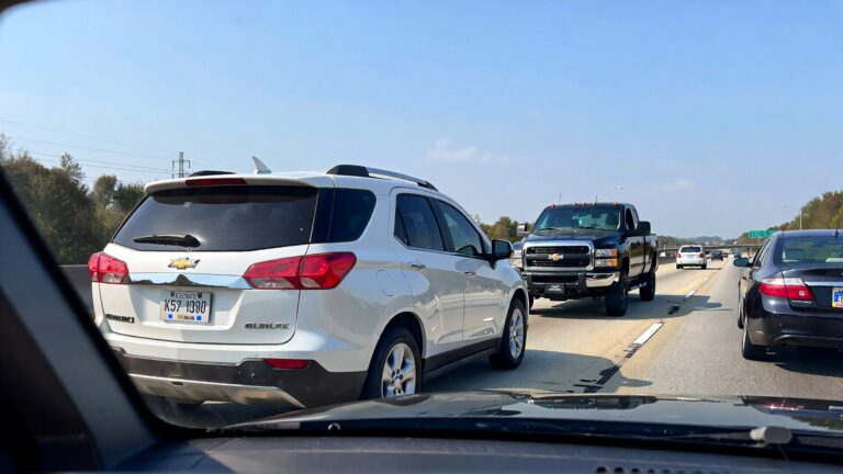 Traffic with various Chevrolet vehicles